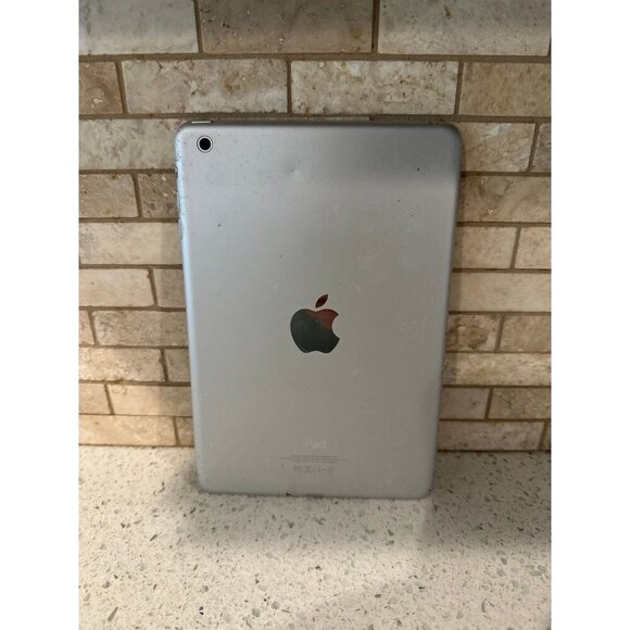 apple iPad Mini‎ 1st Gen 32GB WIFI MD532LL/A - Picture 2 of 3